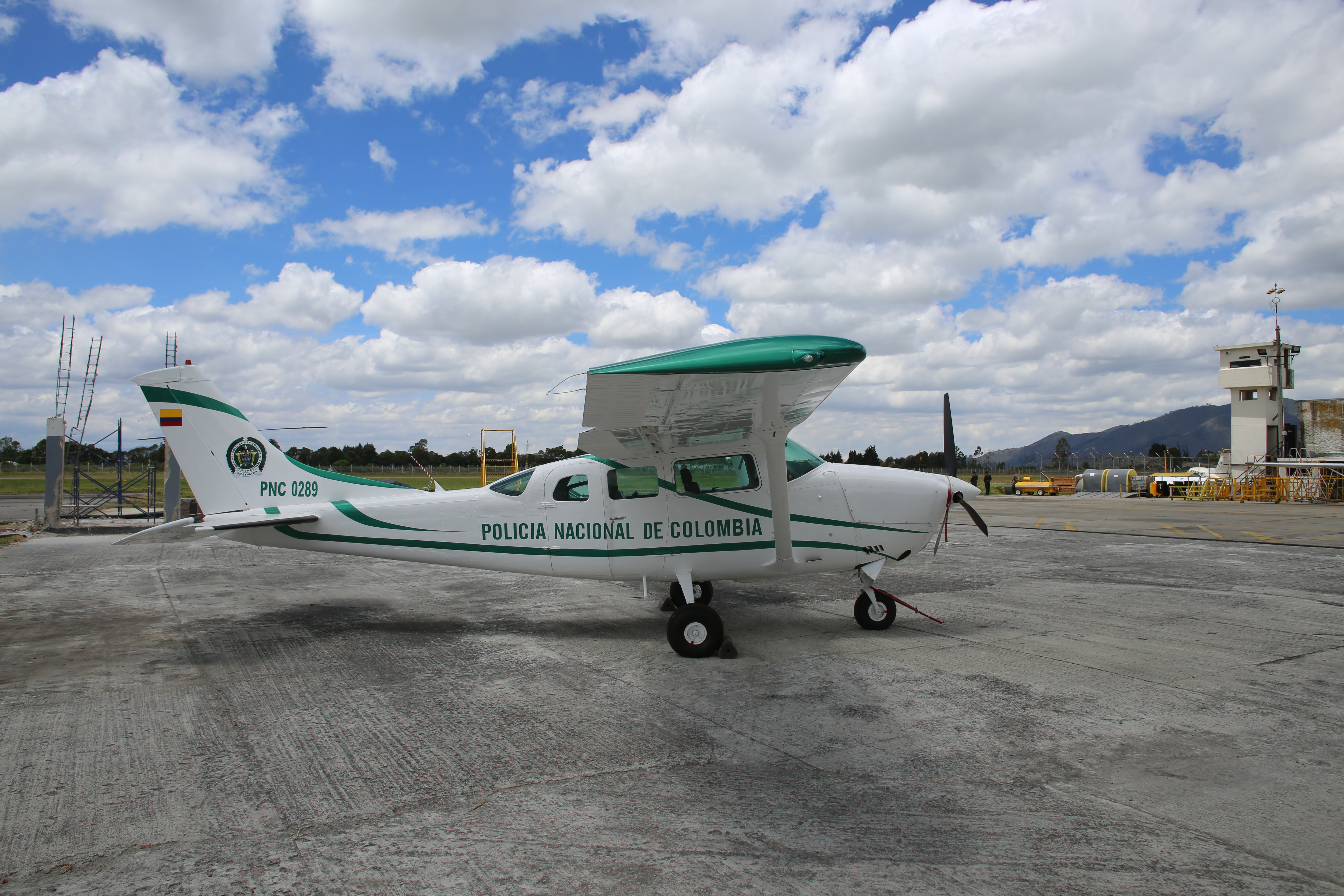 CESSNA 206