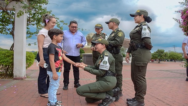 Estamos aqu&iacute; para servirte con integridad, respeto y compromiso. 