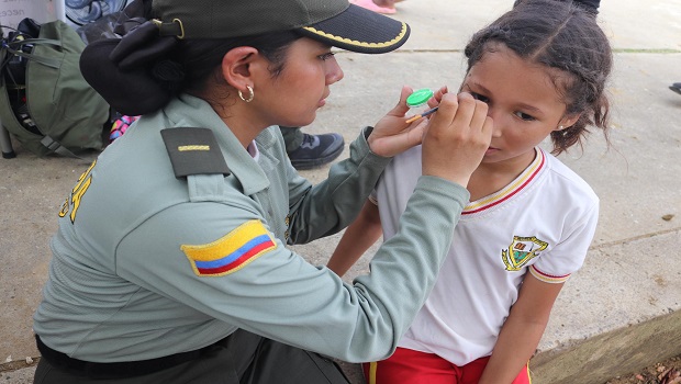 Polic&iacute;a de infancia y adolescencia 
