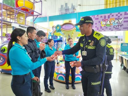 En el marco de la campaña Plan Navidad Familias Felices 