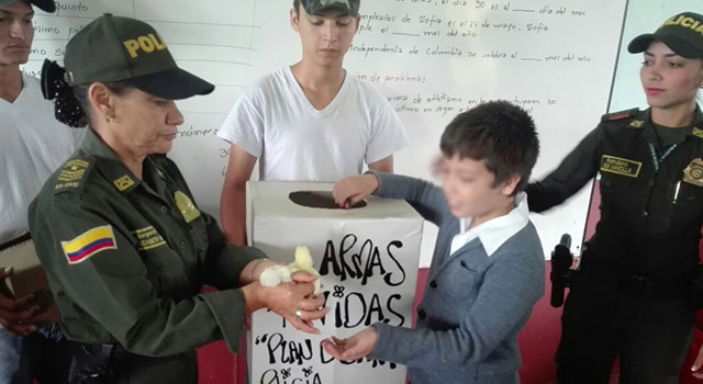 “- armas + vidas”-la Policía Nacional-llevó a cabo plan desarme-en San Martín