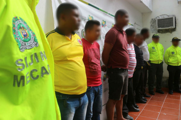 Desarticulada-banda-los-serenos