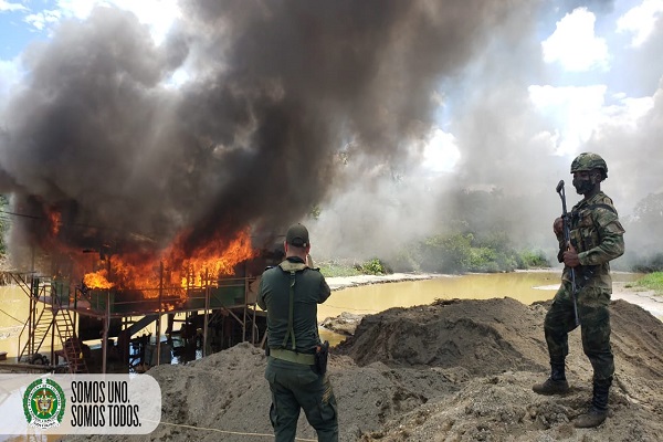  02-entables-mineros-fueron-intervenidos-en-Río-Quito-Chocó