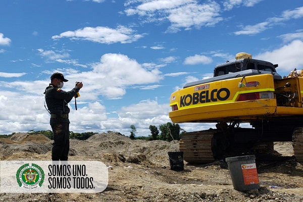  02-entables-mineros-fueron-intervenidos-en-Río-Quito-Chocó