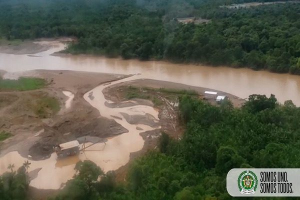  02-entables-mineros-fueron-intervenidos-en-Río-Quito-Chocó