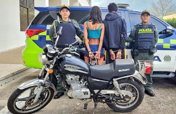 Un hombre y una mujer capturados en flagrancia por el delito de hurto
