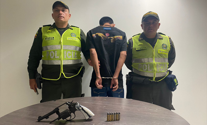 Policía Nacional logra la captura de un hombre con un arma de fuego ilegal