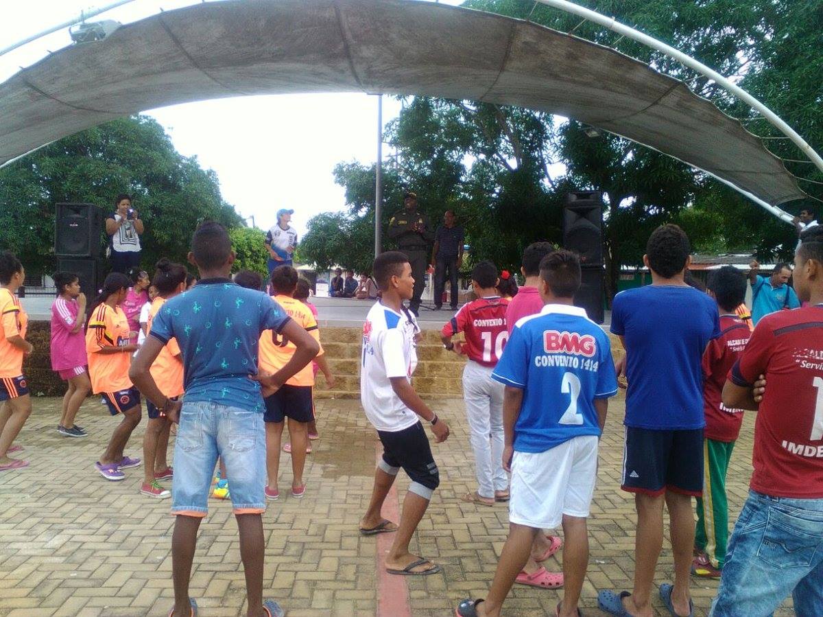 Policía en córdoba realiza jornada de rumba terapia