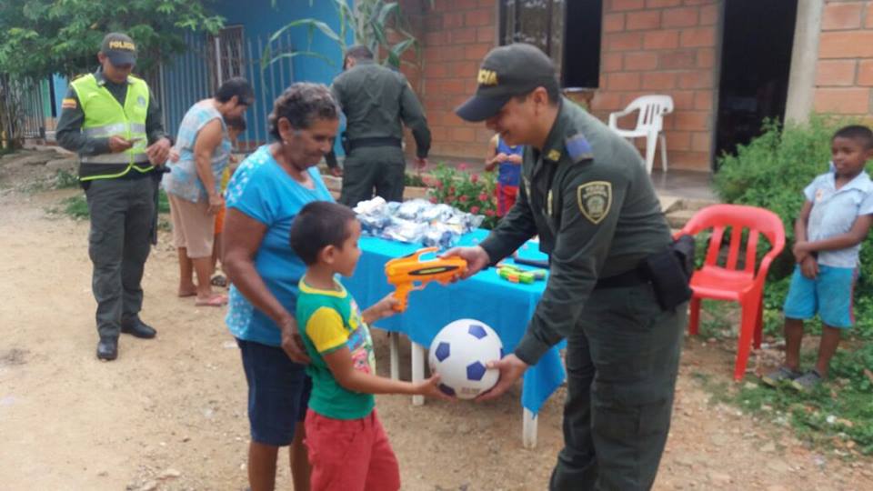 Niñ@s interactuaron con la policía