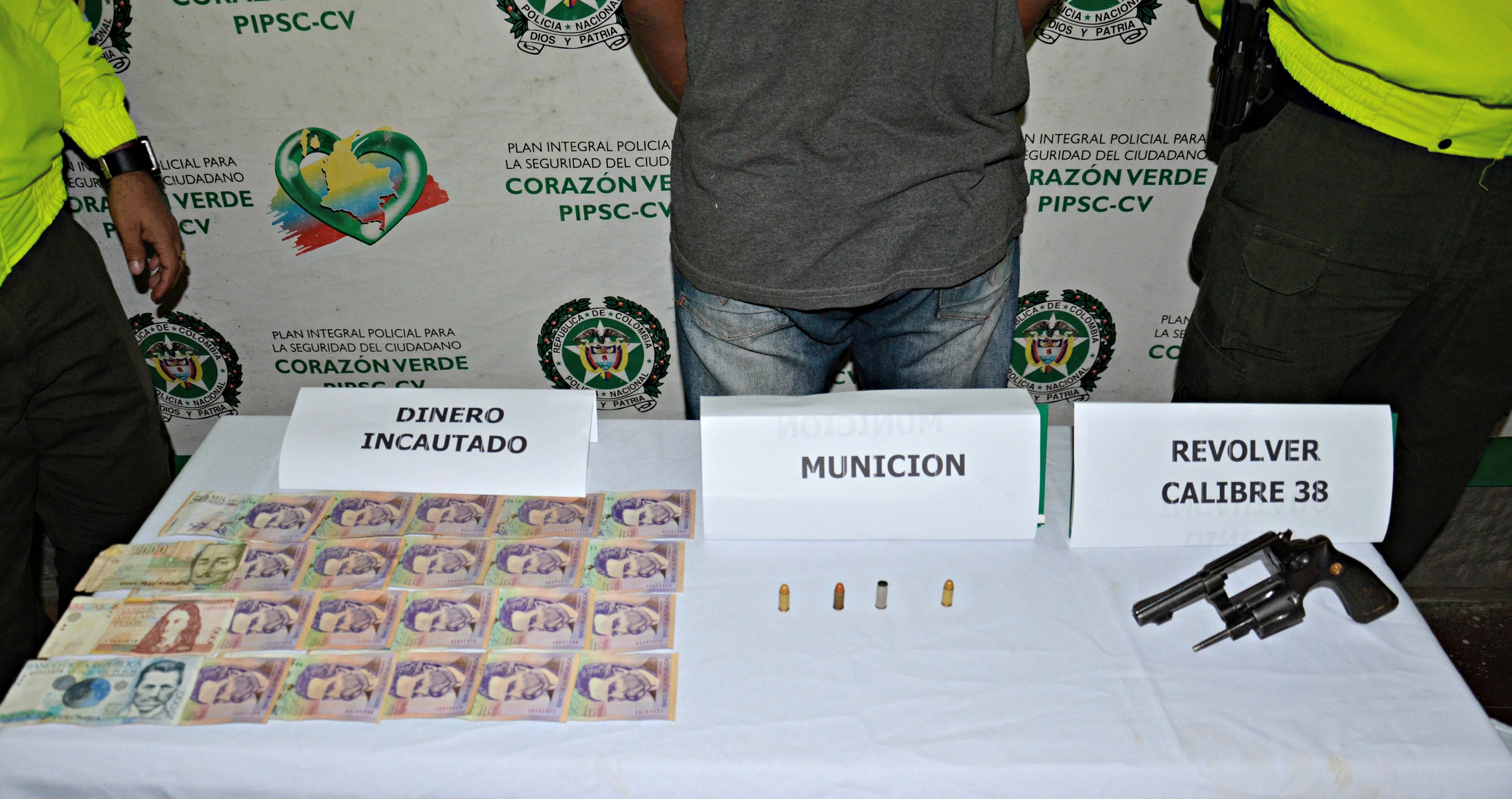 Policía-frustra-asalto-a-punto-de-giros-en-caucasia-2