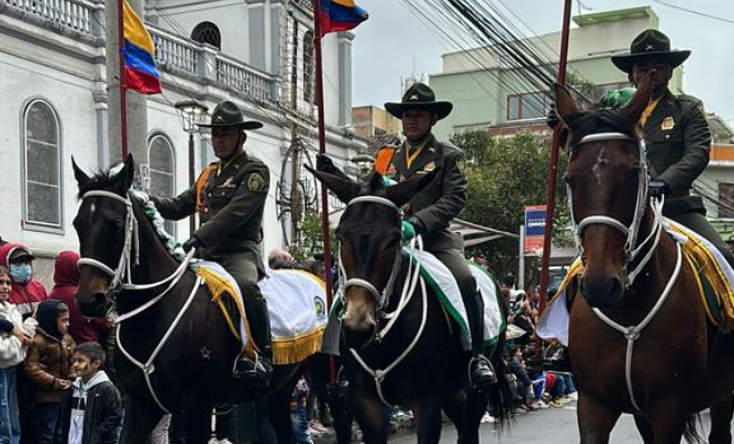 desfile militar y policial