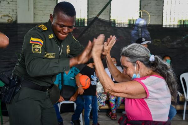 Acercamiento de la Policía con la comunidad