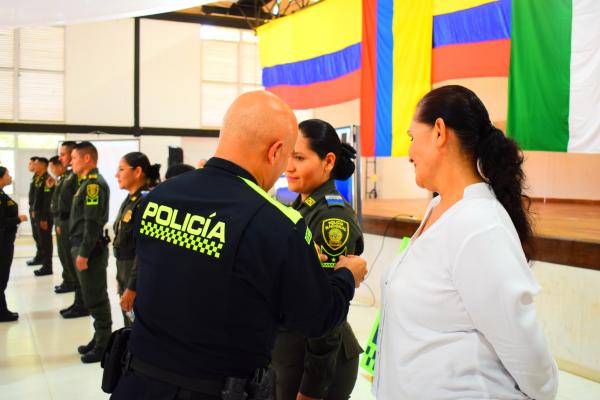 En la capital de la esperanza entregamos ‘Distinciones’ a nuestros patrulleros por sus años al servicio de la Policía Nacional