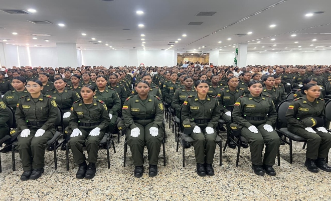 283 auxiliares de policia juraron bandera