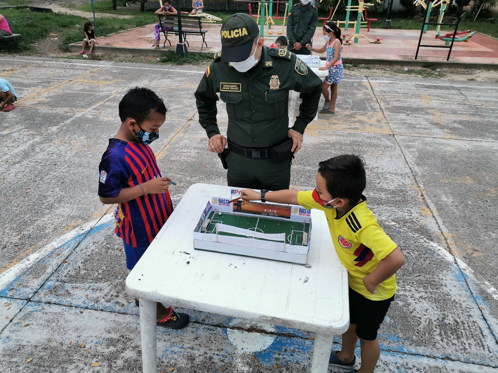 "Juntos por la protección de la niñez".