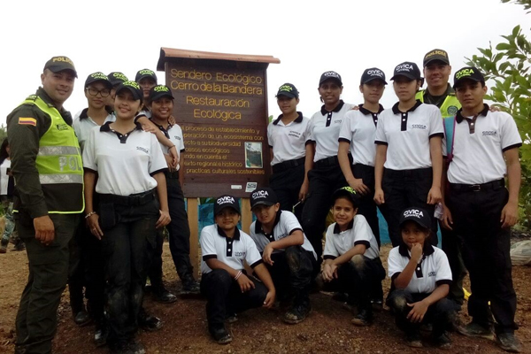 Siembra de 600 árboles eco parque cerro de las banderas