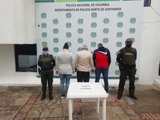 3 personas fueron capturadas tras ser sorprendidas hurtando en una joyeria