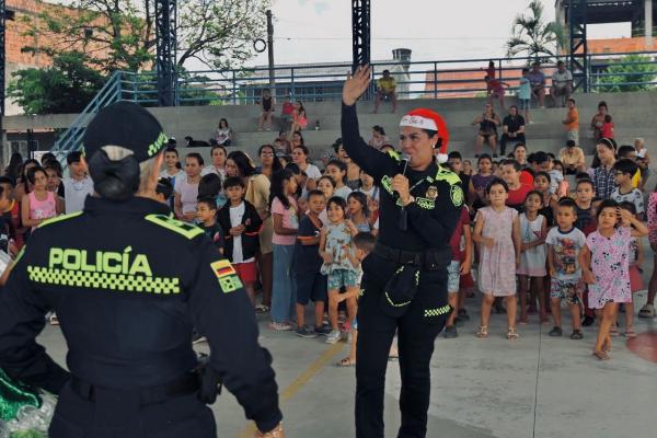 Llevando Alegría a Nuestra Comunidad