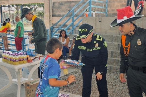 Llevando Alegría a Nuestra Comunidad