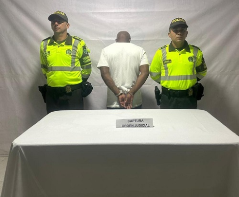 Dos integrantes de grupos armados detenidos en controles viales