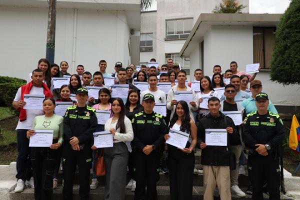 Auxiliares de policía culminaron su servicio militar