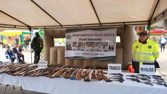 Durante el año 2025 continúa suspendida la vigencia de los permisos de porte de armas de fuego en Boyacá