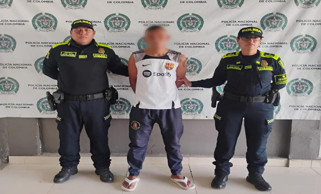 Por un suéter, joven arremete físicamente contra su madre y sus hermanos