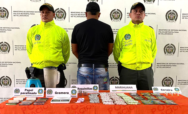 Los operativos liderados por la Policía Nacional se realizaron en los barrios Libertadores y la Madrid, logrando la incautación de un arma de fuego, la recuperación de varios celulares hurtados y más de 300 dosis de estupefacientes, así como varios elementos para su dosificación.