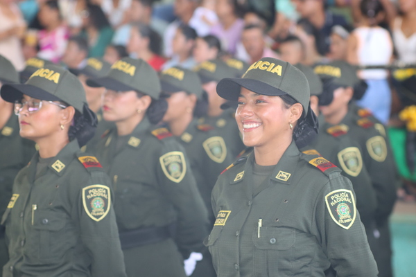 En San José del Guaviare juraron bandera 29 mujeres y 37 hombres