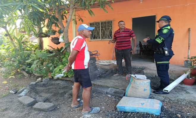 uniformados realizando campañas de prevencia la delito 