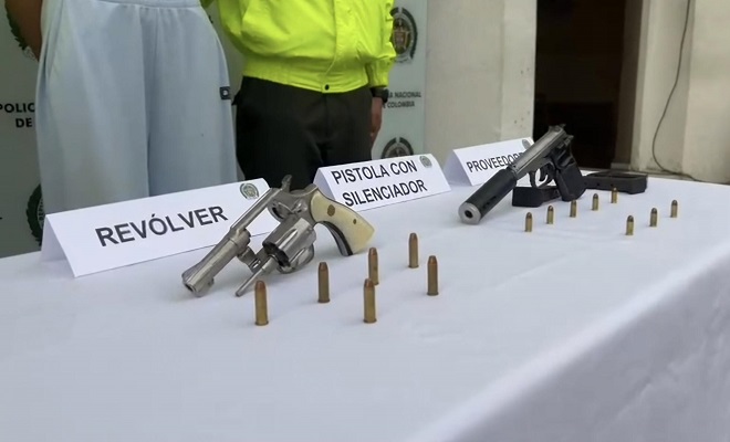 Capturada mujer con caleta de armas