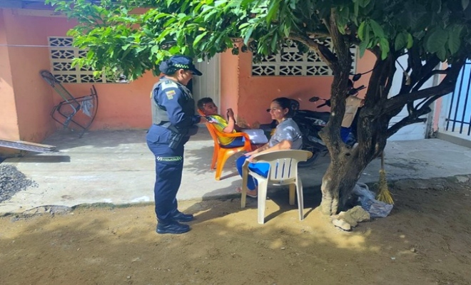 Con una presencia cercana y preventiva continuamos fortaleciendo el acompañamiento a las familias de la ciudad, llevando orientación y rutas de protección directamente a los hogares.