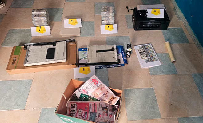 El capturado transportaba 754.700 dólares falsos que pretendían ser introducidos en el sistema financiero de Ecuador.