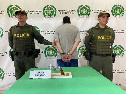 Se capturo un hombre con un arma de fuego en el sector del Mutis