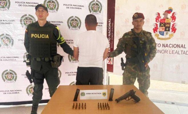Actor delincuencial recurrente fue sorprendido con un arma de fuego en vías del Huila