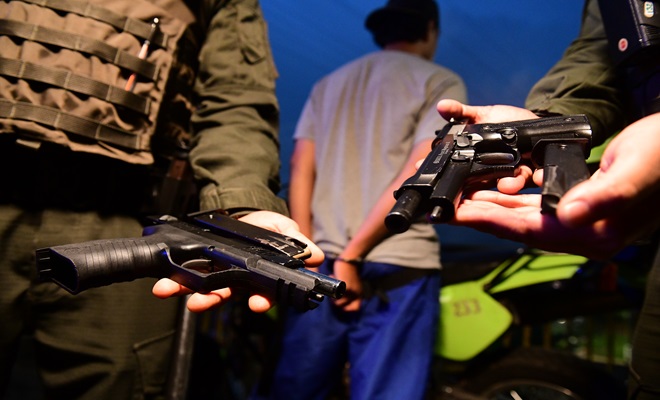 Intervenciones en Manrique dejan como resultado cinco personas capturadas, dos armas de fuego incautadas y una motocicleta recuperada