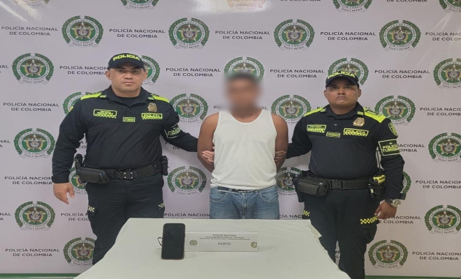 Dos policías, un capturado y elementos incautados