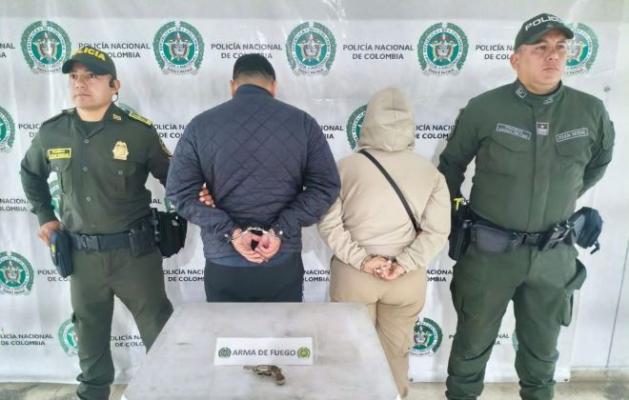 Capturadas dos personas en la Terminal de Pasto por portar ilegalmente un arma de fuego