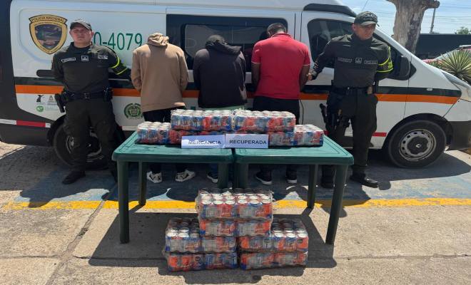 Capturadas tres personas por hurto de mercancía tras accidente de tractocamión en vía Bosconia–El Copey