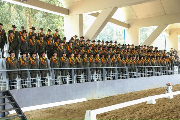 Ceremonia de graduación curso 041 de carabineros