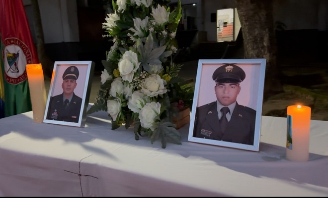 La Policía Nacional reafirma su respaldo incondicional a los compañeros secuestrados y sus familias.