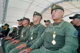 Condecoración señor Director general 4