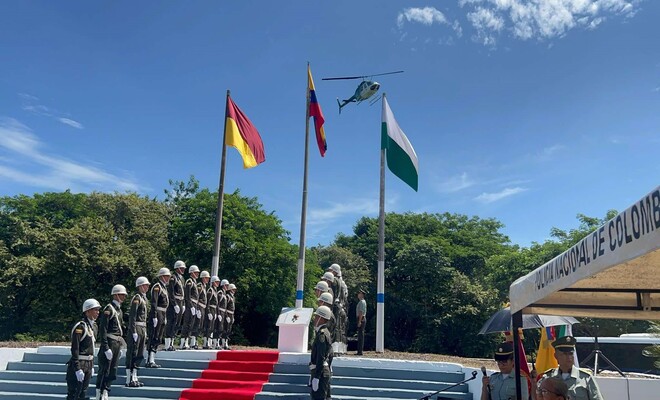 En el acto conmemorativo se realizó una ofrenda floral en memoria de las víctimas de la tragedia.