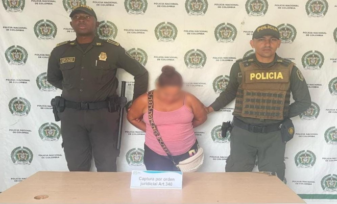 De inmediato, los uniformados procedieron a capturarla y trasladarla hasta la estación de Policía