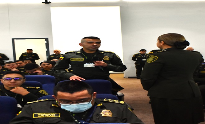 Diálogo con los uniformados 