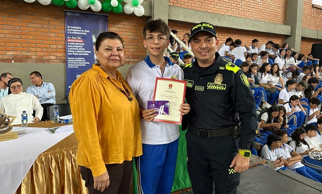 ESTUDIANTES RECONOCIDOS