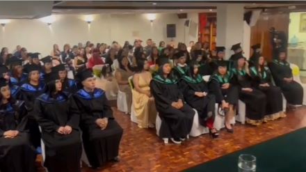 Contribuimos con el desarrollo y la educación del País.