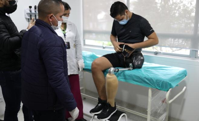 El usuario debe solicitar a su médico tratante la remisión al Comité Certificador de Discapacidad.