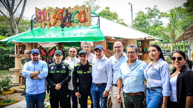 Equipo de Policía, comunidad e instituciones que inició el proyecto.