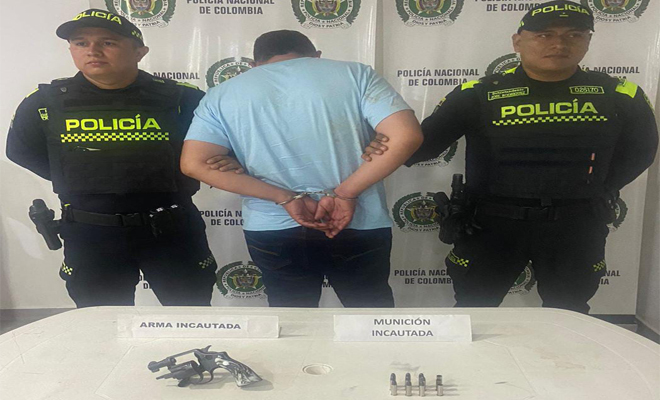 Fue sorprendido por uniformados del Nuevo Modelo del Servicio de Policía cuando realizaba disparos al aire en una zona lúdica de esta municipalidad